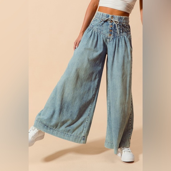 Light wash wood button drawstring waist wide leg flare boho bohemian jeans - Picture 7 of 8